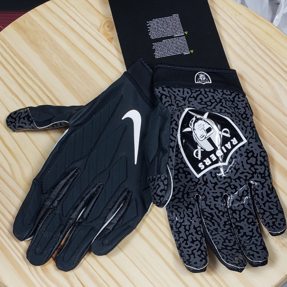 NewNIKE SUPERBAD MAGNIGRIP LAS VEGAS RAIDERS FOOTBALL GLOVES.SiZe 4XL.CK2215-091